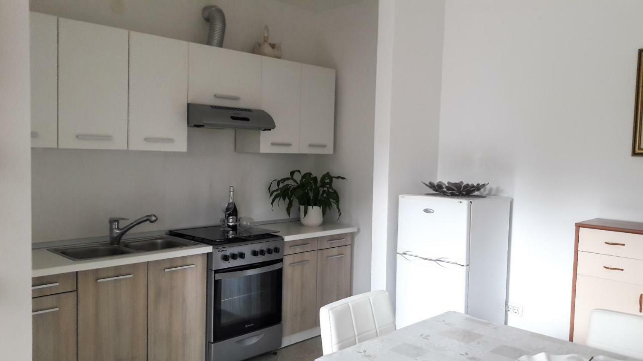 Alda Apartment Pula Bagian luar foto