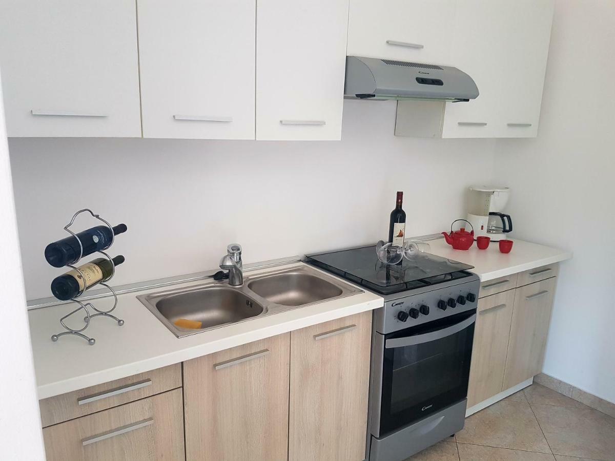 Alda Apartment Pula Bagian luar foto