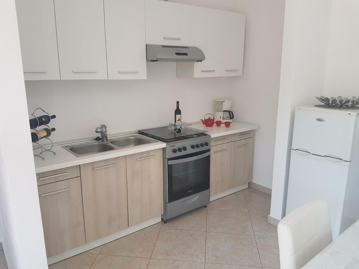 Alda Apartment Pula Bagian luar foto